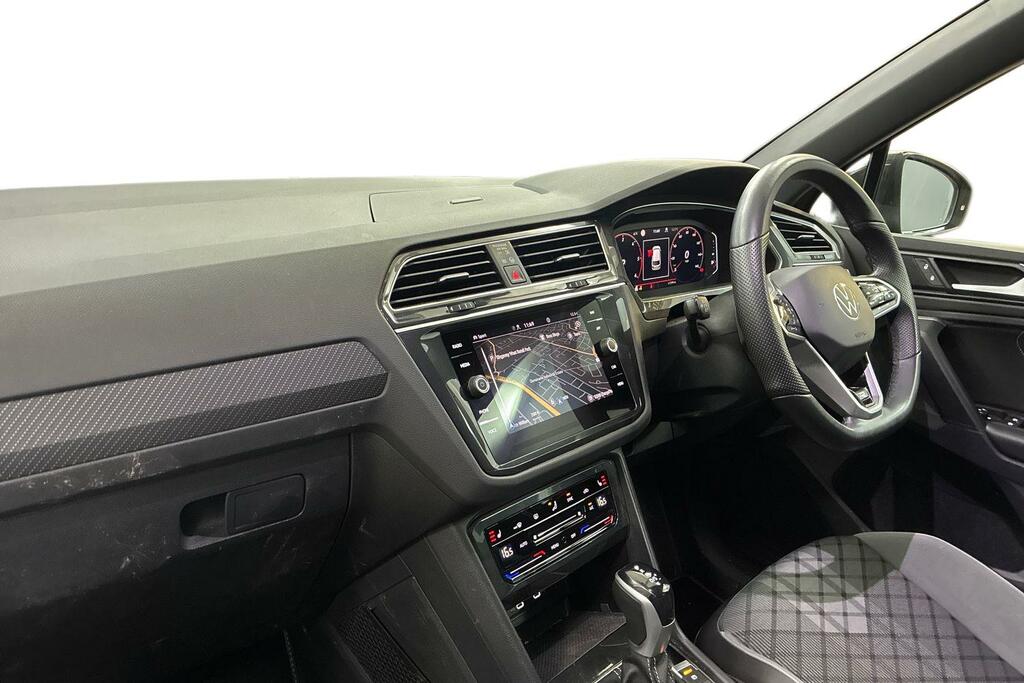 Volkswagen Tiguan 2.0 Tdi 4Motion R-line Dsg SL72EKG Black #2