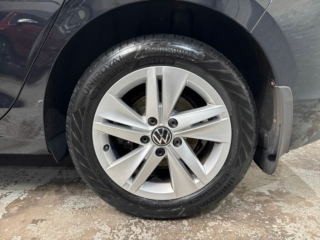 Volkswagen Golf 1.5 Tsi 150 Life SY21NWC Black #5