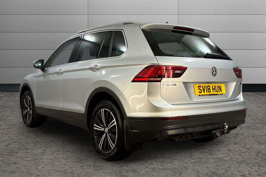Volkswagen Tiguan 2.0 Tdi 150 4Motion Se Nav Dsg SV18HUN Silver #3