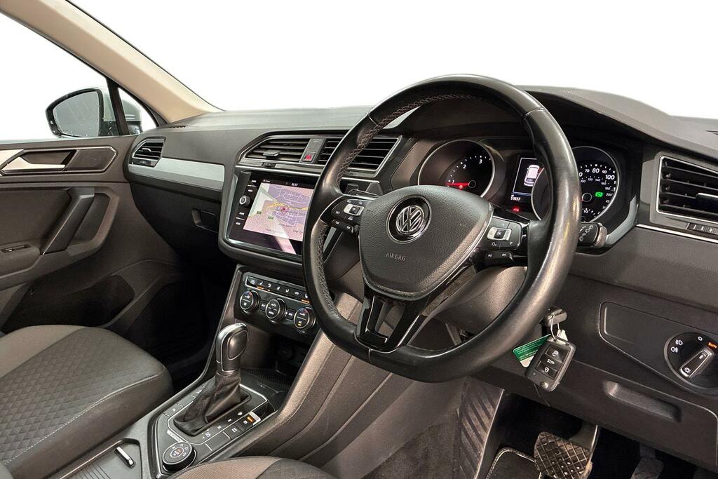 Volkswagen Tiguan 2.0 Tdi 150 4Motion Se Nav Dsg SV18HUN Silver #6