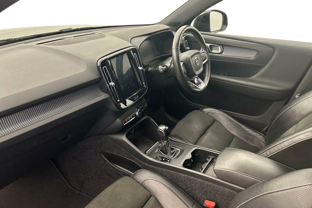 Volvo XC40 T3 R-design YW19EHE Black #2