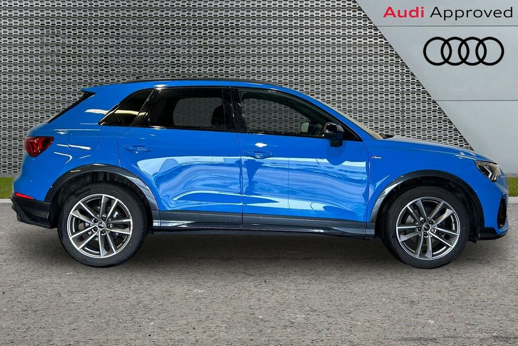 Audi Q3 Black Edition 35 Tfsi 150 Ps S Tronic SW72PNE Blue #4