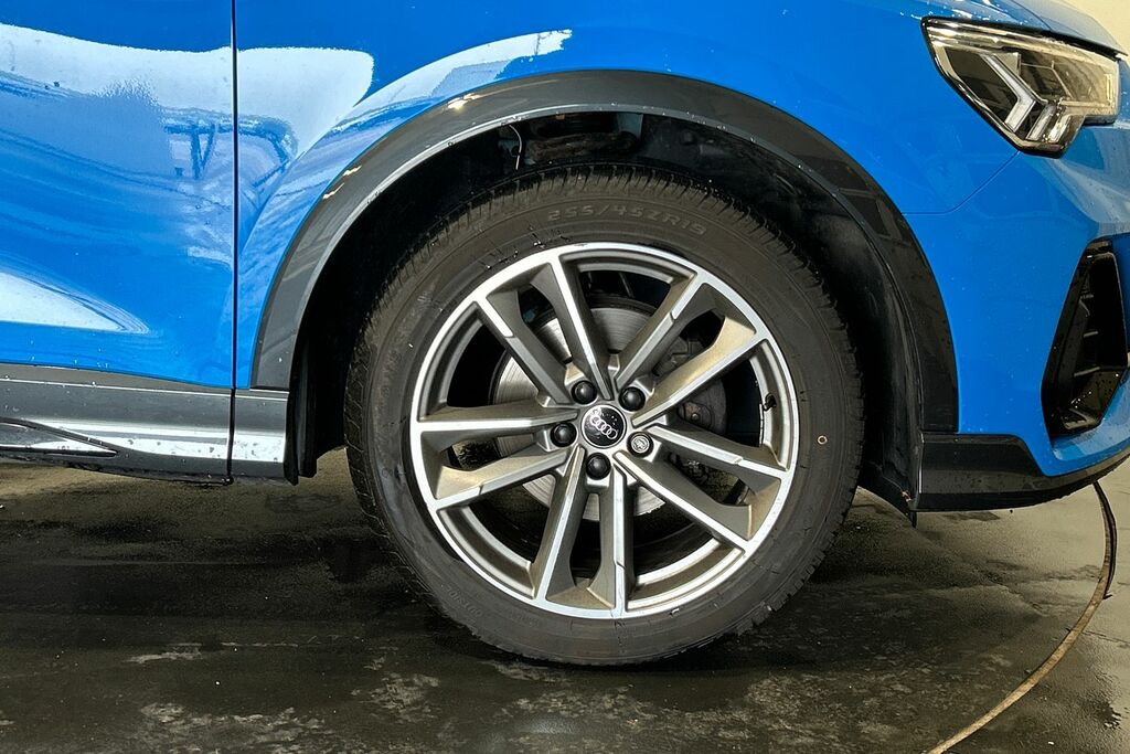 Audi Q3 Black Edition 35 Tfsi 150 Ps S Tronic SW72PNE Blue #5