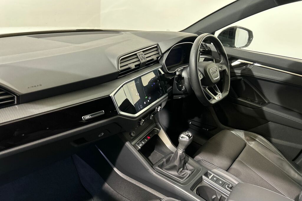 Audi Q3 Black Edition 35 Tfsi 150 Ps 6-Speed SW23BYZ White #2
