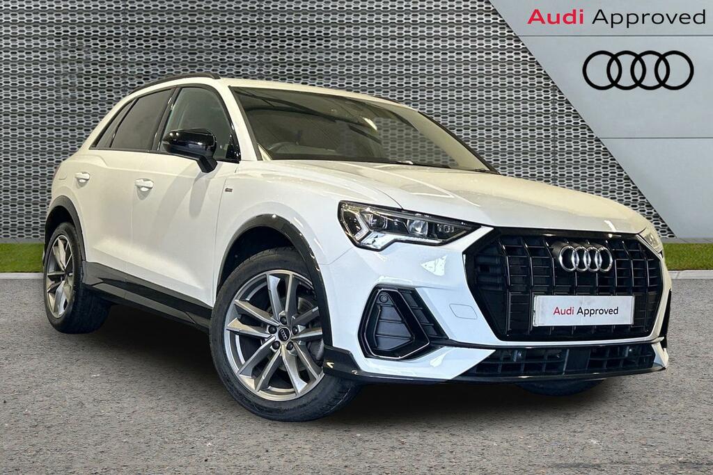Audi Q3 Black Edition 35 Tfsi 150 Ps 6-Speed White