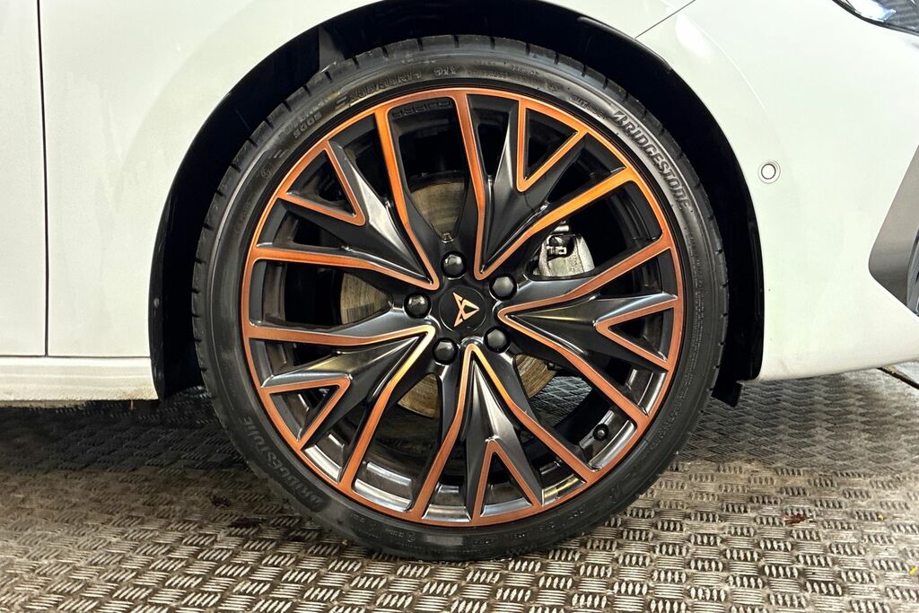 Cupra Leon 1.5 Etsi 150 V3 Dsg White #5