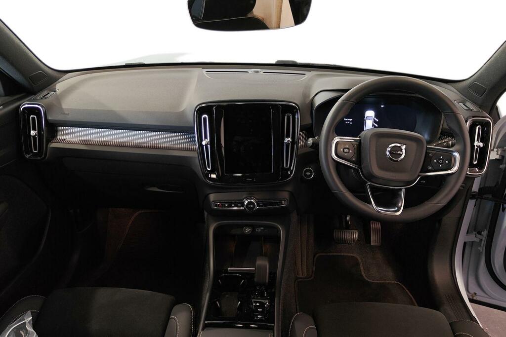Volvo XC40 2.0 B3p Plus Dark MA74KWN Blue #6