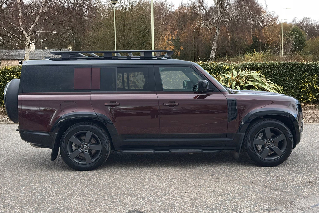 Land Rover Defender 130 D350 X-dynamic Hse Red #5