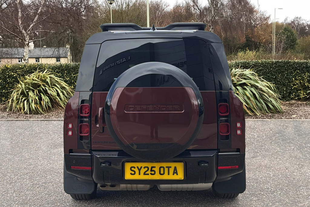Land Rover Defender 130 D350 X-dynamic Hse Red #6