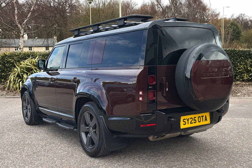 Land Rover Defender 130 D350 X-dynamic Hse Red #2