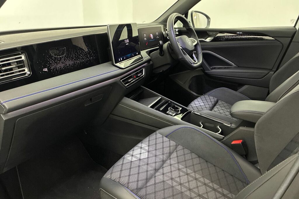 Volkswagen Tiguan 1.5 Etsi 150 R-line Dsg SW24FWO White #2