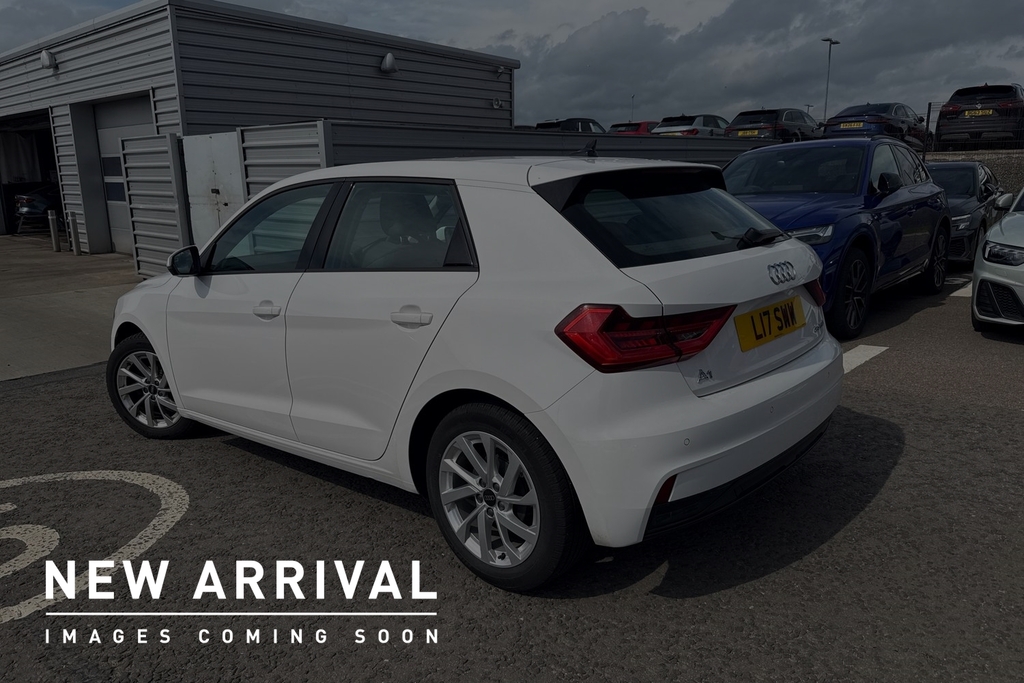 Audi A1 Sport 25 Tfsi 95 Ps 5-Speed SW23VXY White #3