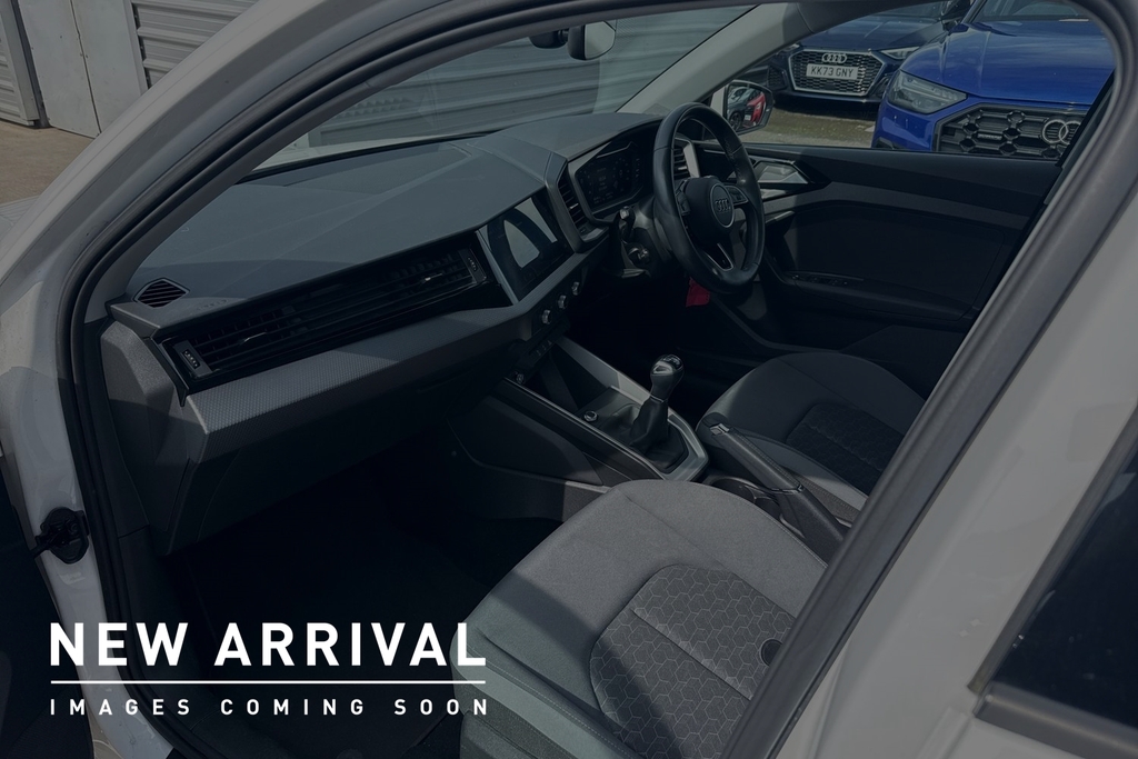 Audi A1 Sport 25 Tfsi 95 Ps 5-Speed SW23VXY White #2