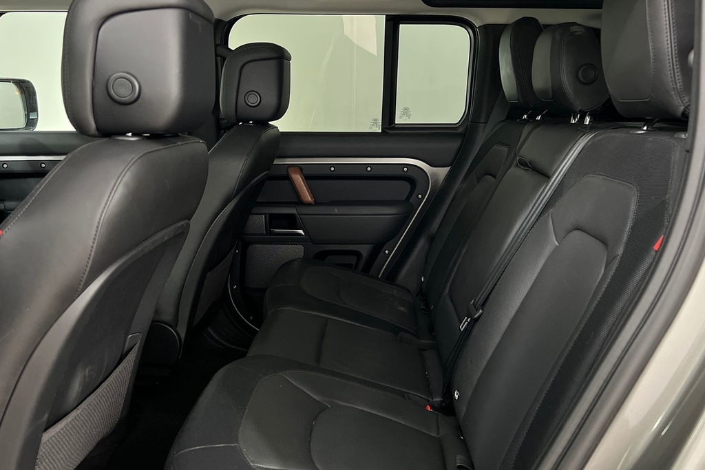 Land Rover Defender 110 D250 X-dynamic Hse SE73OXB Silver #4