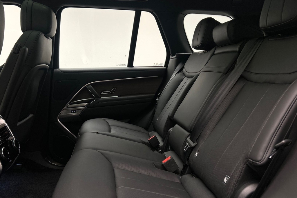 Land Rover Range Rover D300 Se Black #4