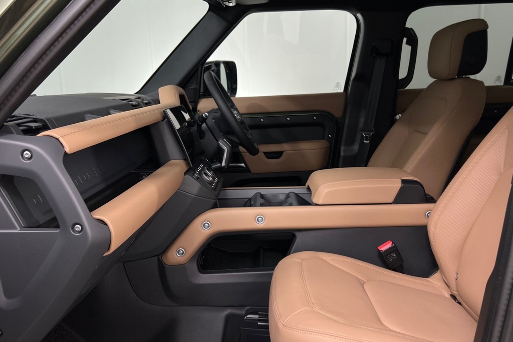 Land Rover Defender 110 D350 110 X-dynamic Hse SL26RXK Green #3