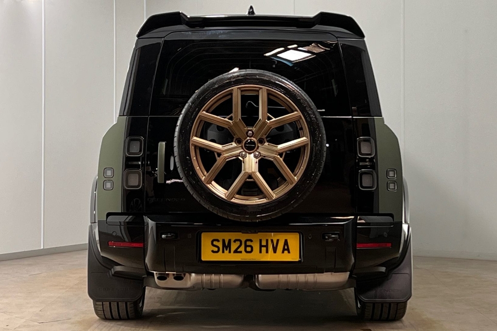 Land Rover Defender 130 D350 130 X-dynamic Hse Green #6