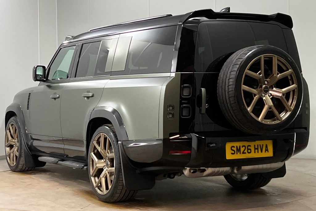 Land Rover Defender 130 D350 130 X-dynamic Hse Green #2