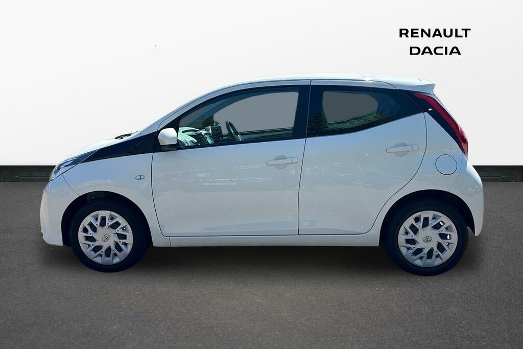 Toyota Aygo 1.0 Vvt-i X-play Hatchback Euro SD69XKG White #4