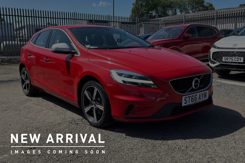 Volvo V40 2.0 T2 R-design Hatchback Euro 6 Red