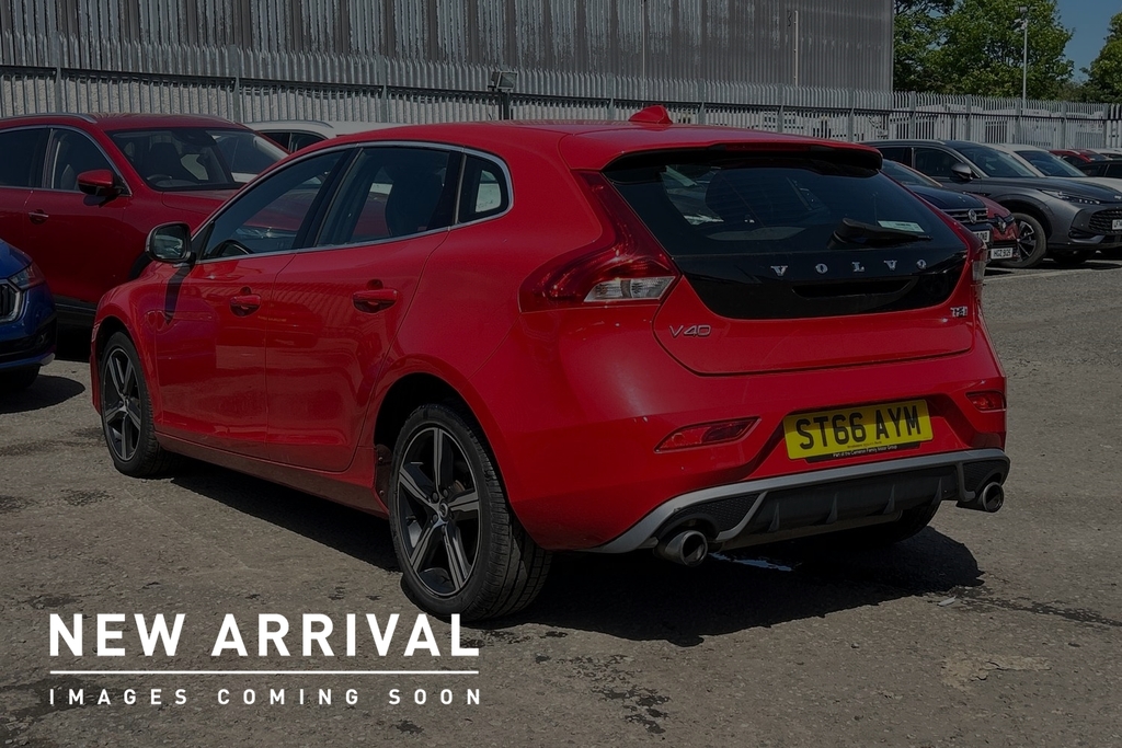 Volvo V40 2.0 T2 R-design Hatchback Euro 6 Red #3