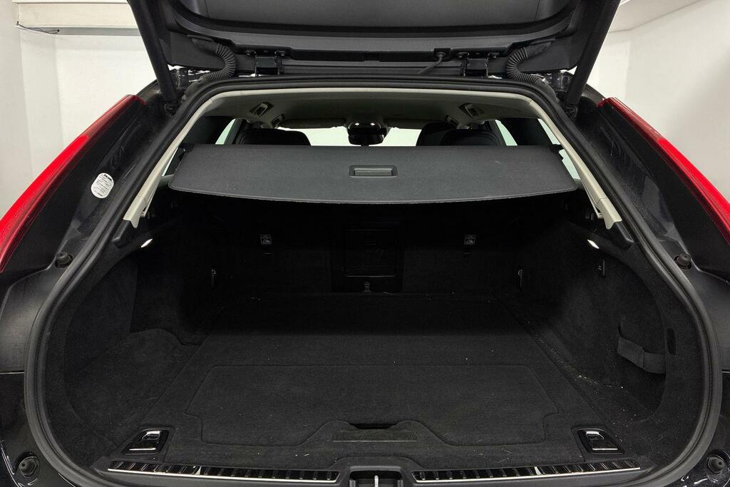 Volvo V90 2.0 T4 Momentum Plus Estate Euro 6 Black #6