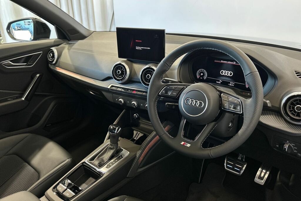 Audi Q2 S Line 35 Tfsi 150 Ps S Tronic SV75XAU Black #6