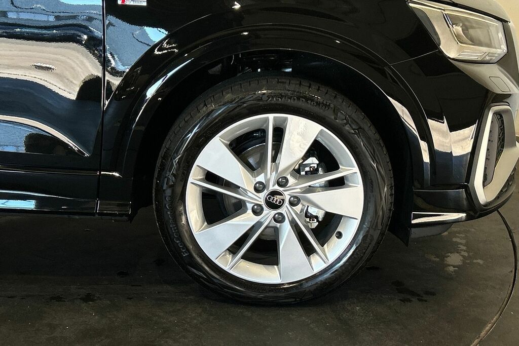 Audi Q2 S Line 35 Tfsi 150 Ps S Tronic SV75XAU Black #5