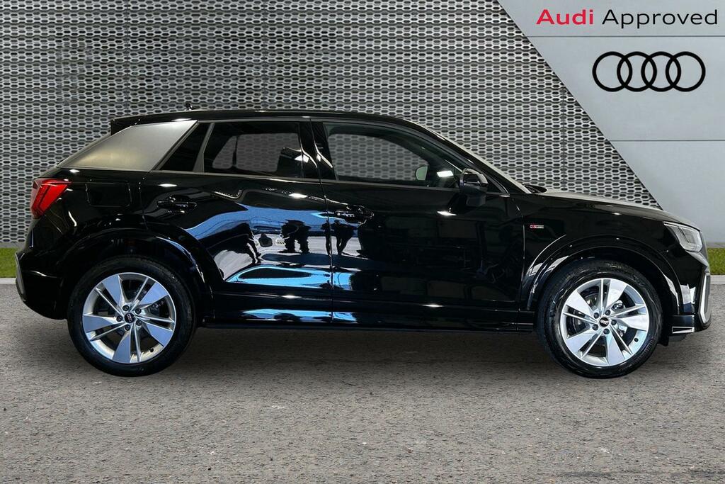 Audi Q2 S Line 35 Tfsi 150 Ps S Tronic SV75XAU Black #4
