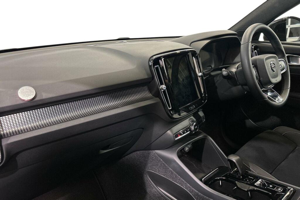 Volvo XC40 2.0 B3p Plus Dark FMZ3526 Black #2