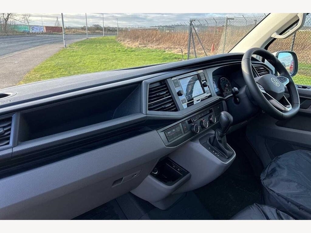 Volkswagen Transporter 2.0 Tdi 150 Highline Kombi Van Dsg SV74LXZ White #2
