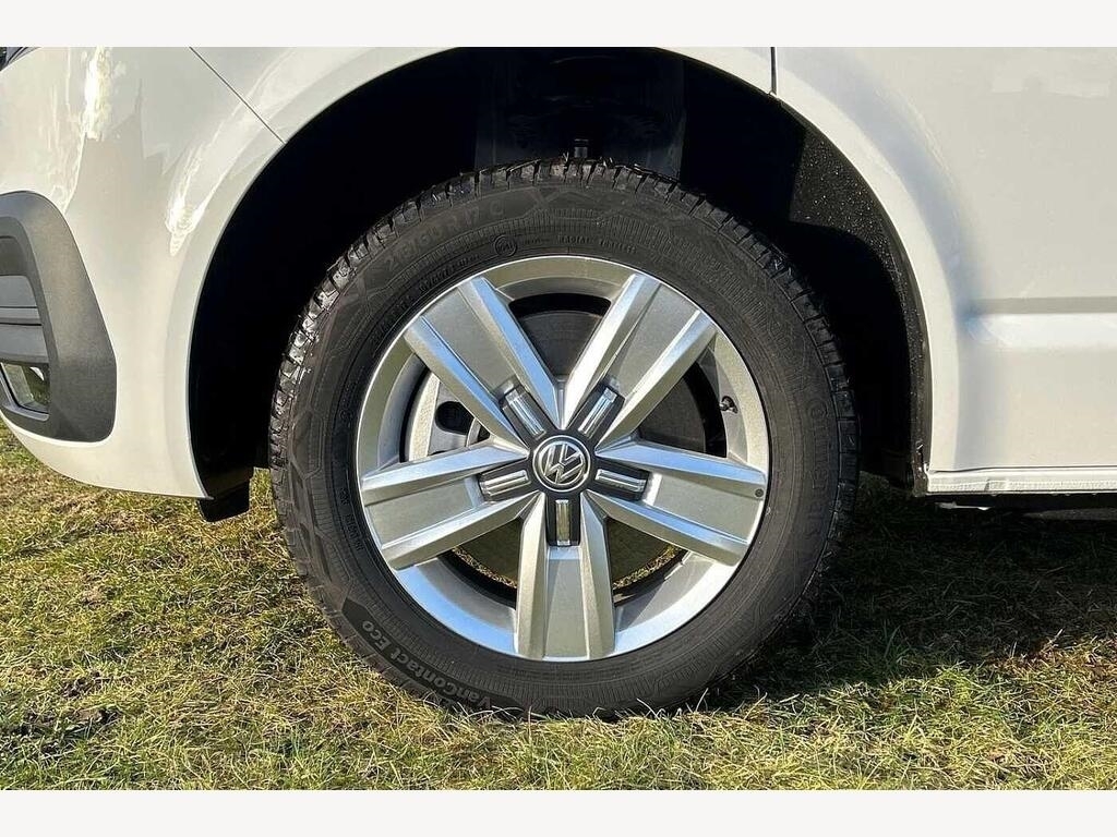 Volkswagen Transporter 2.0 Tdi 150 Highline Kombi Van Dsg SV74LXZ White #5