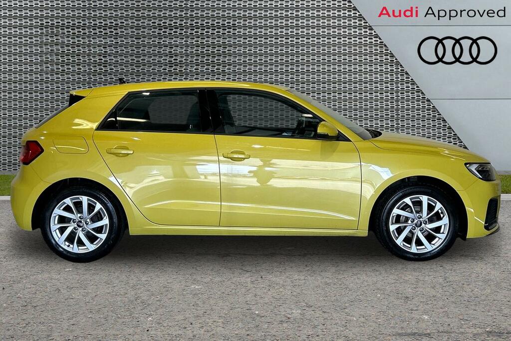 Audi A1 Sport 25 Tfsi 95 Ps 5-Speed SW23HWP Yellow #4