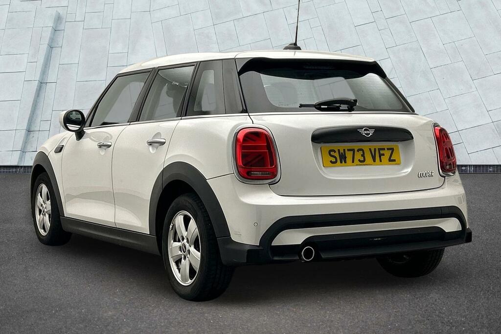 Mini Hatch 5-Door Cooper Classic SW73VFZ White #2
