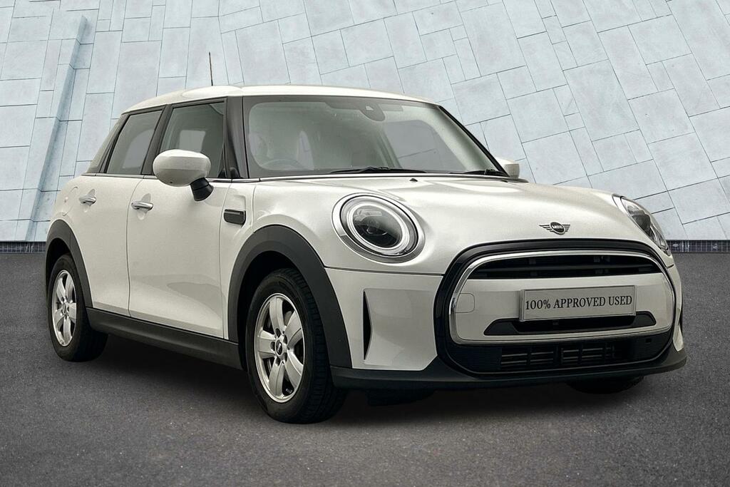 Mini Hatch 5-Door Cooper Classic White