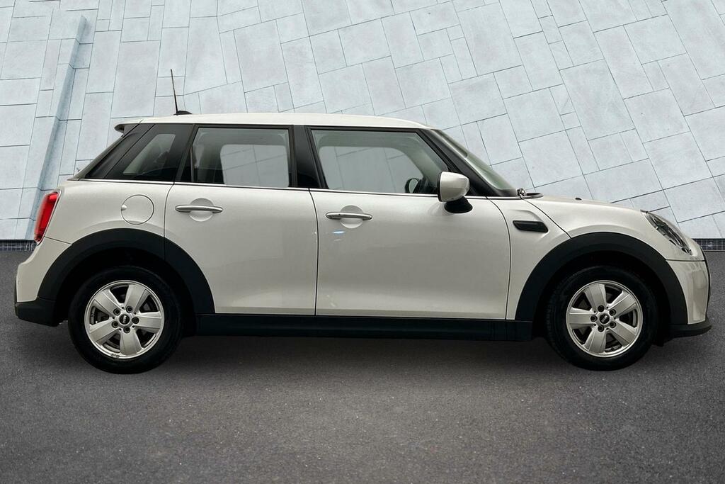 Mini Hatch 5-Door Cooper Classic SW73VFZ White #3