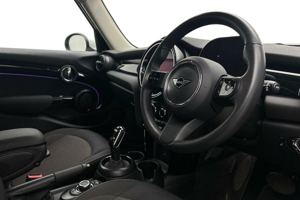 Mini Hatch 5-Door Cooper Classic SW73VFZ White #6
