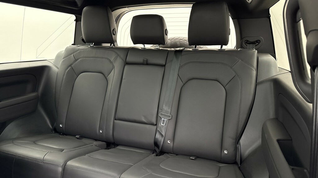 Land Rover Defender 90 D350 X-dynamic Hse KM74NYR Silver #4