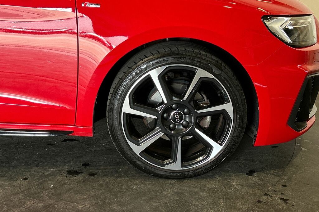 Audi A1 Black Edition 30 Tfsi 110 Ps 6-Speed SV24ZKA Red #5
