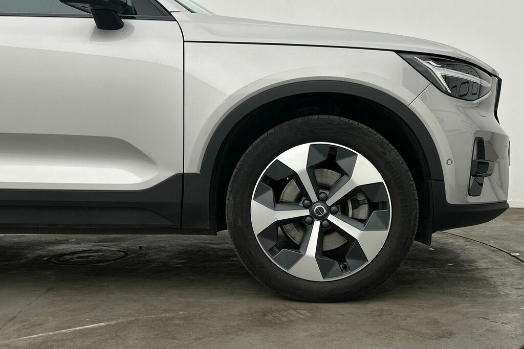 Volvo XC40 Ultimate, B4 Mild Hybrid, Dark CK23ZVY Silver #5