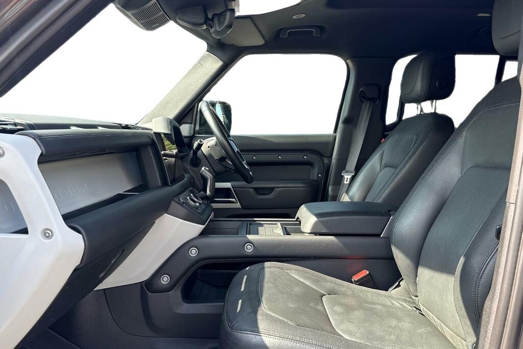 Land Rover Defender 130 D300 X-dynamic Hse Grey #3