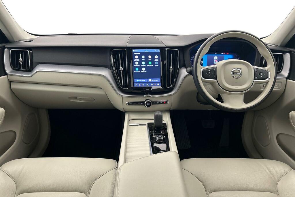 Volvo XC60 2.0 B5p Momentum Geartronic YX22JUC White #6