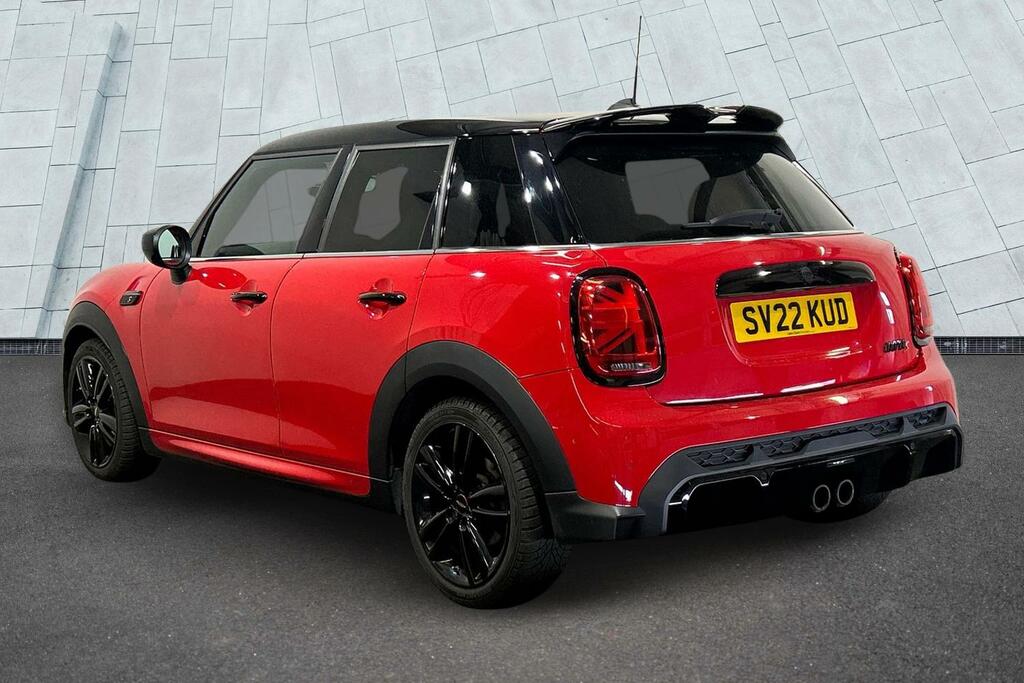 Mini Hatch 5-Door Cooper S Sport SV22KUD Red #2