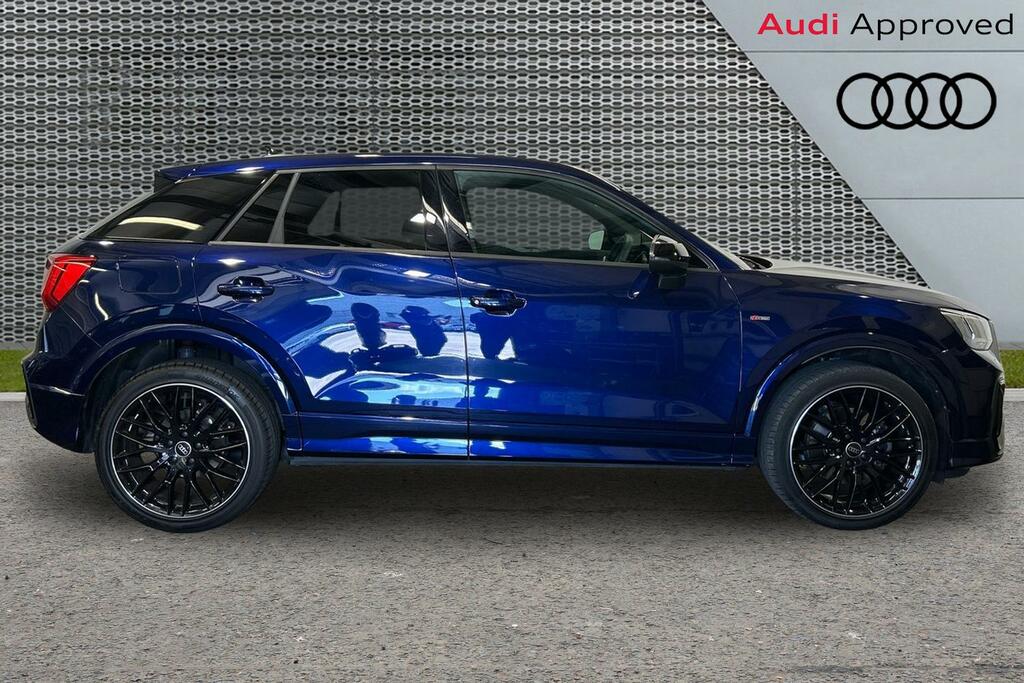Audi Q2 Black Edition 35 Tfsi 150 Ps S Tronic SW24EKT Blue #4