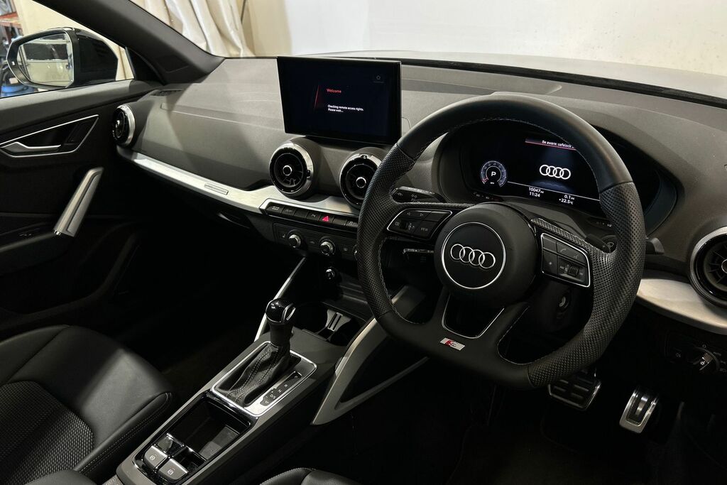 Audi Q2 Black Edition 35 Tfsi 150 Ps S Tronic SW24EKT Blue #6