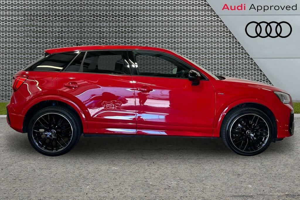 Audi Q2 Black Edition 35 Tfsi 150 Ps S Tronic SV24WYA Red #4