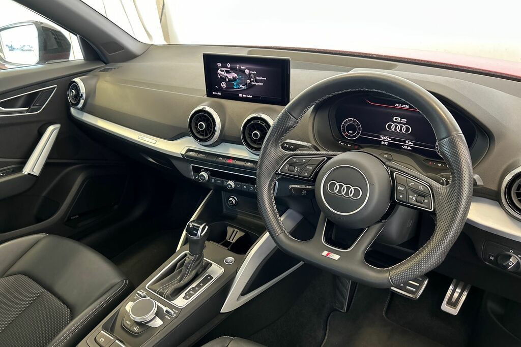 Audi Q2 Black Edition 35 Tfsi 150 Ps S Tronic SV24WYA Red #6