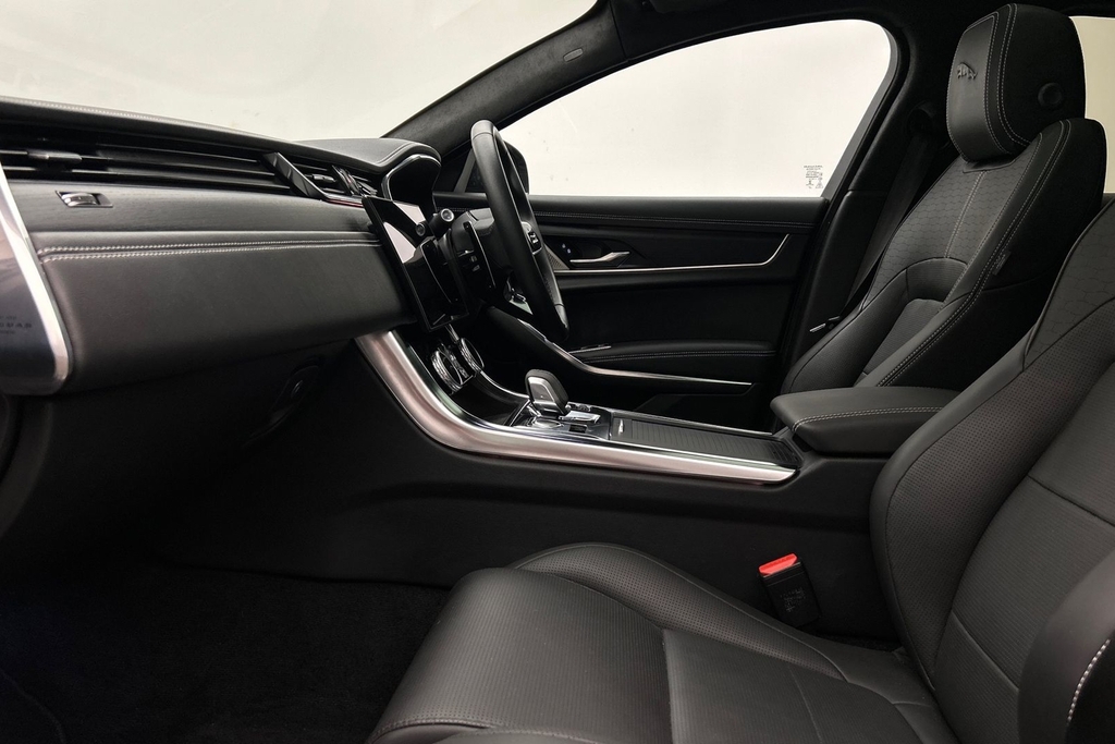 Jaguar XF D200 R-dynamic Hse Black Black #3