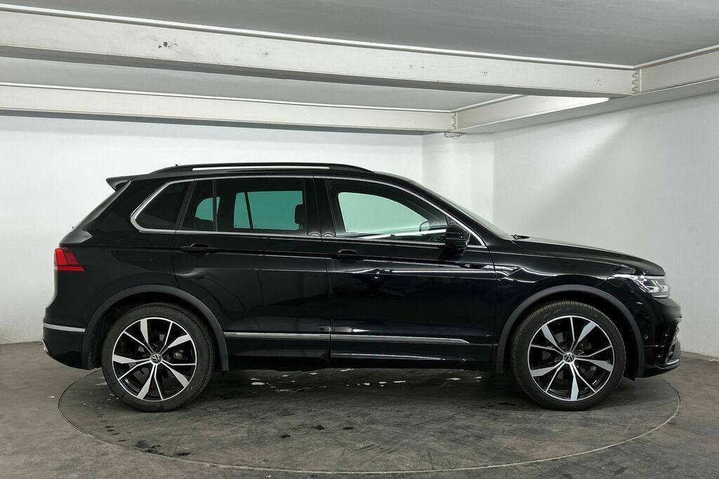 Volkswagen Tiguan 1.5 Tsi 150 R-line Dsg KV21BBF Black #4