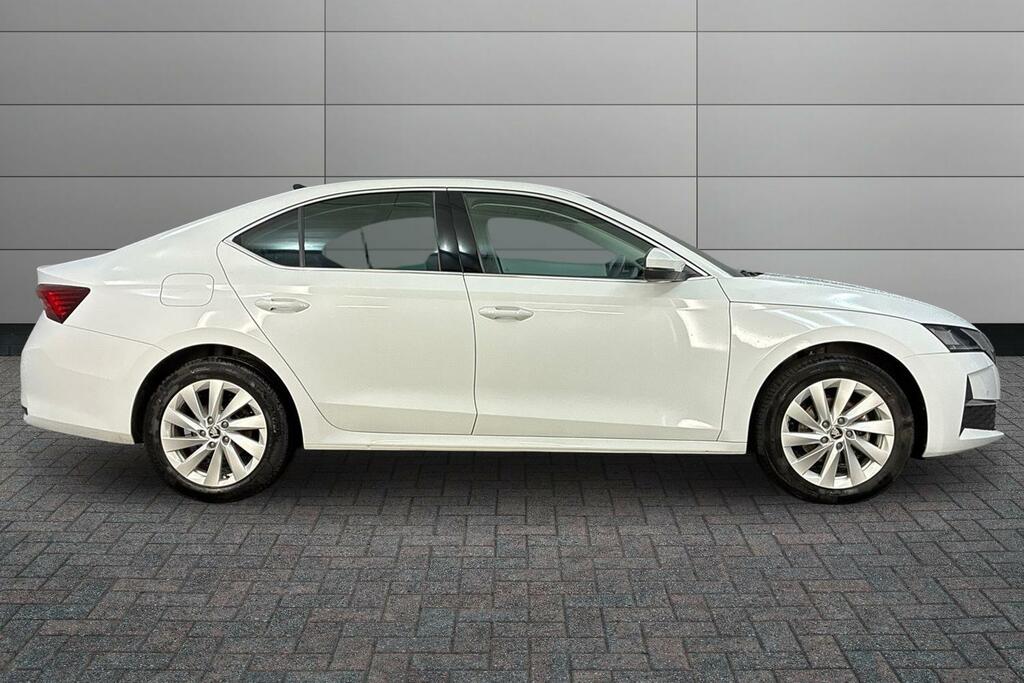 Skoda Octavia 2.0 Tdi 150 Se L Dsg White #4